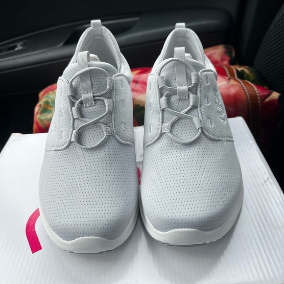 RYKA - WOMENS SLIP ON SNEAKERS NEW IN BOX -Size 6 Gray - Picture 2 of 6